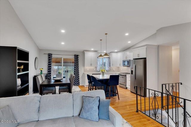 51 Par Circle, Albany, NY 12208