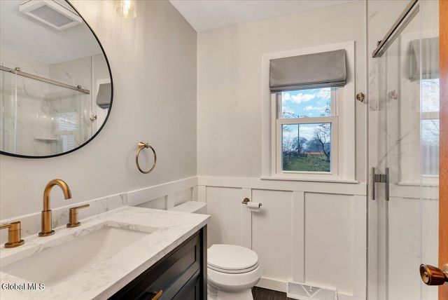 51 Par Circle, Albany, NY 12208