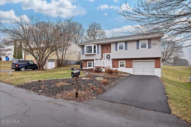 51 Par Circle, Albany, NY 12208