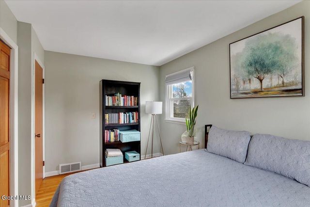 51 Par Circle, Albany, NY 12208