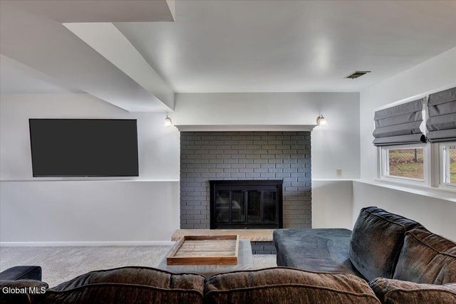 51 Par Circle, Albany, NY 12208