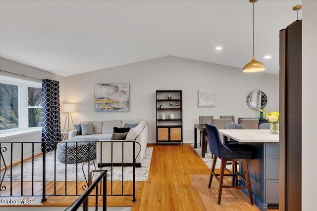 51 Par Circle, Albany, NY 12208