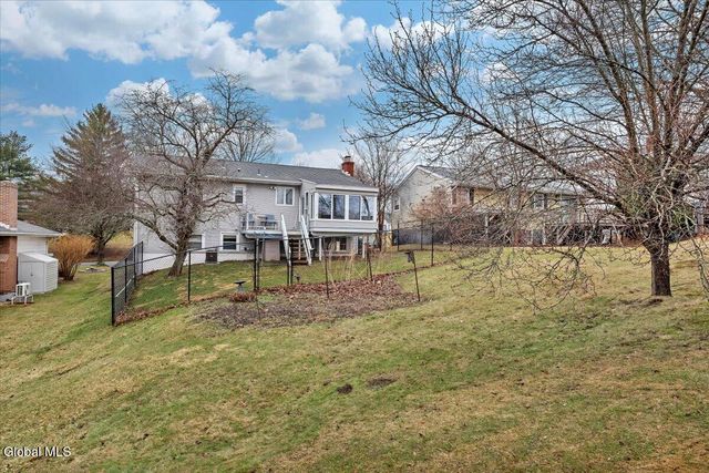 51 Par Circle, Albany, NY 12208