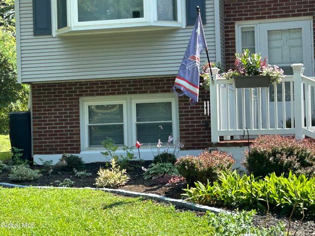 51 Par Circle, Albany, NY 12208