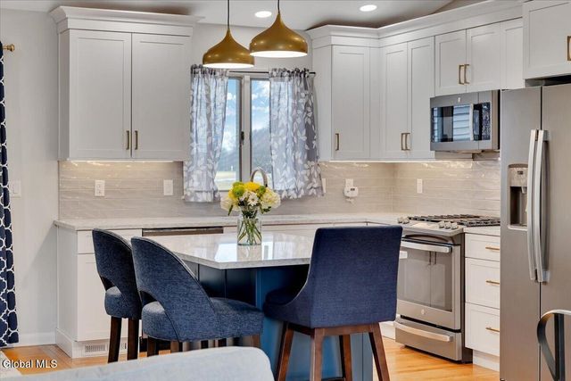 51 Par Circle, Albany, NY 12208