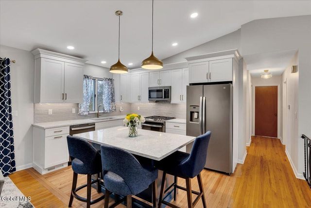 51 Par Circle, Albany, NY 12208