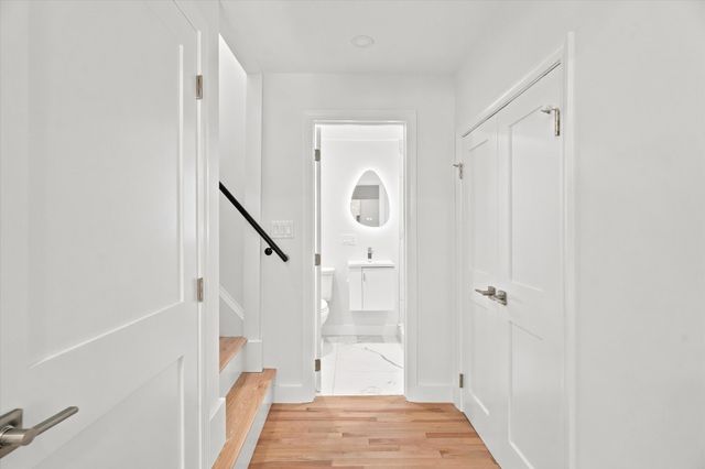 8 Wilmington Road, Burlington, MA 01803
