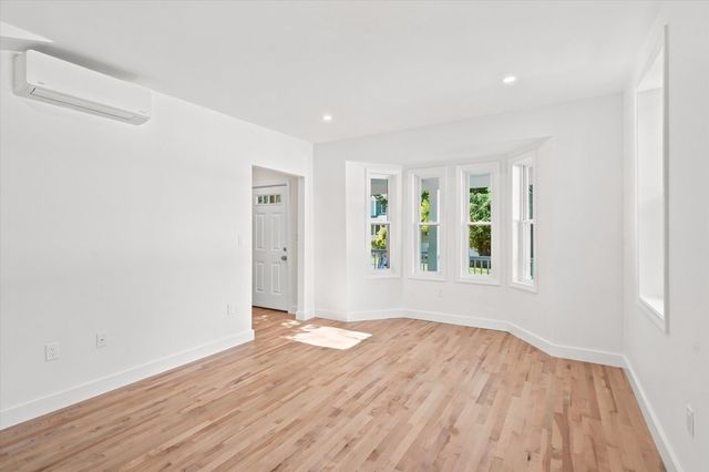 8 Wilmington Road, Burlington, MA 01803