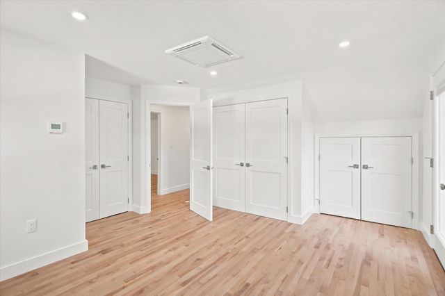 8 Wilmington Road, Burlington, MA 01803