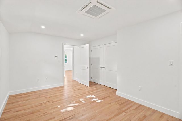 8 Wilmington Road, Burlington, MA 01803