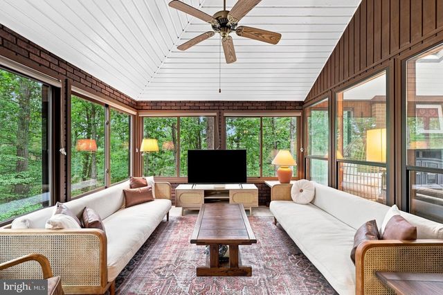 22 LISKEY LN, Hedgesville, WV 25427