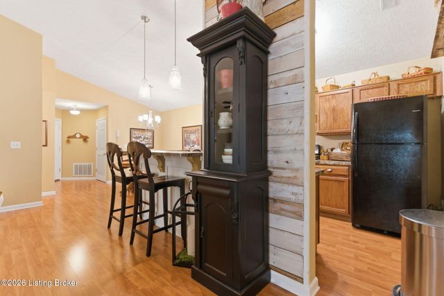 9106 Hawthorne Pointe Dr 202, Louisville, KY 40272