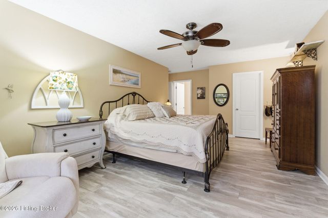 9106 Hawthorne Pointe Dr 202, Louisville, KY 40272