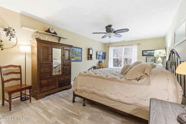 9106 Hawthorne Pointe Dr 202, Louisville, KY 40272