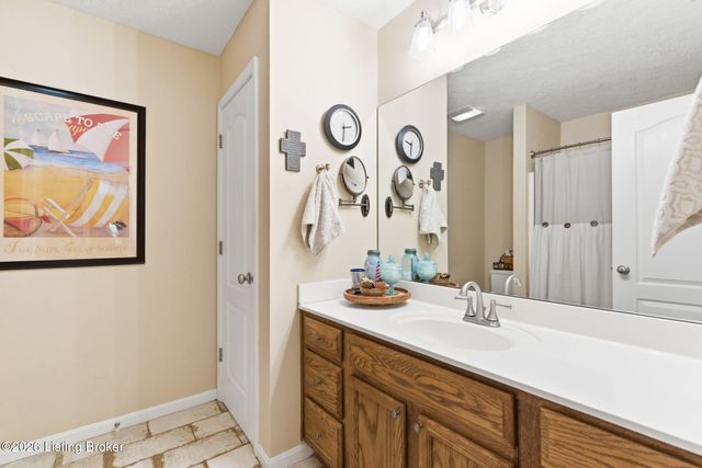 9106 Hawthorne Pointe Dr 202, Louisville, KY 40272