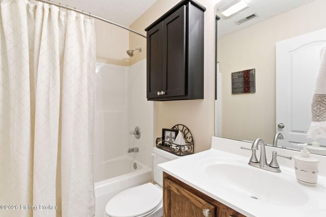 9106 Hawthorne Pointe Dr 202, Louisville, KY 40272