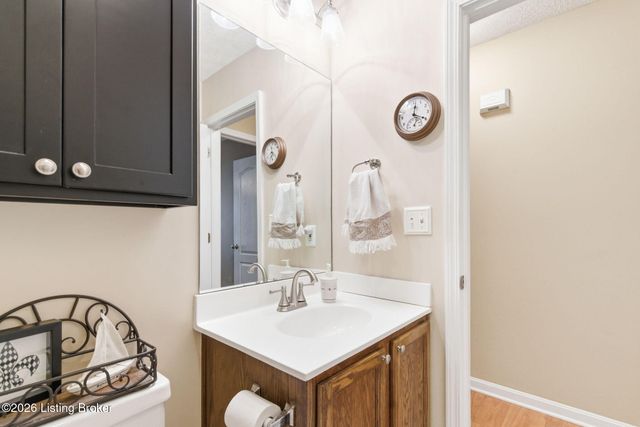 9106 Hawthorne Pointe Dr 202, Louisville, KY 40272