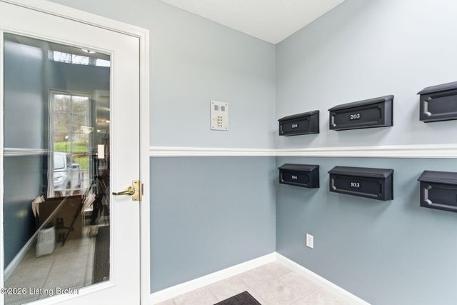 9106 Hawthorne Pointe Dr 202, Louisville, KY 40272