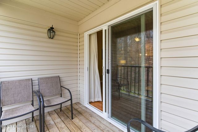 9106 Hawthorne Pointe Dr 202, Louisville, KY 40272
