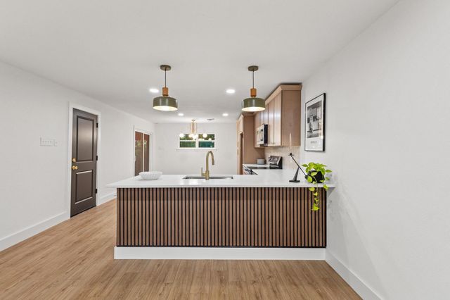 1609 W Woodard Street, Denison, TX 75020