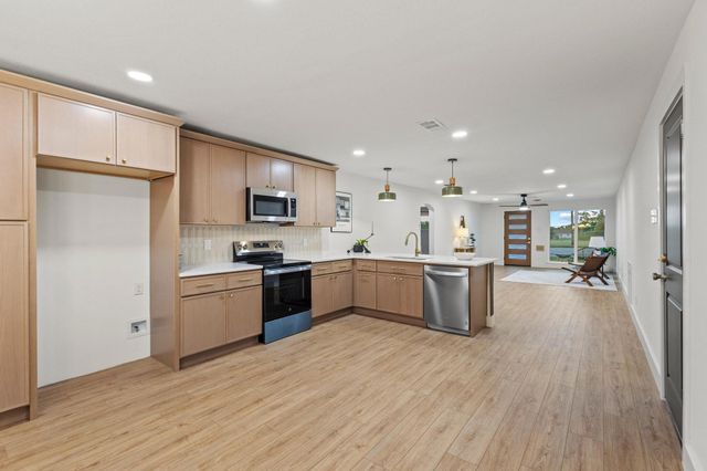 1609 W Woodard Street, Denison, TX 75020