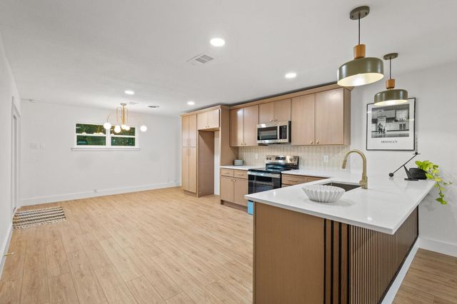 1609 W Woodard Street, Denison, TX 75020