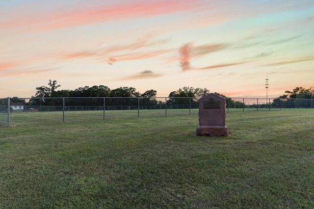 1609 W Woodard Street, Denison, TX 75020
