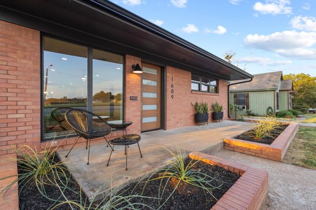 1609 W Woodard Street, Denison, TX 75020