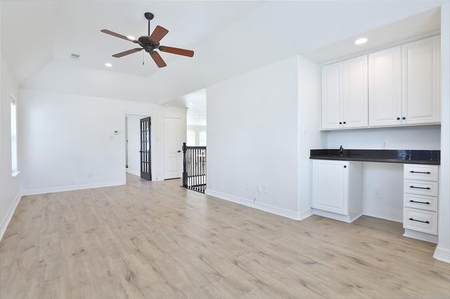 979 W 43rd Street, Houston, TX 77018