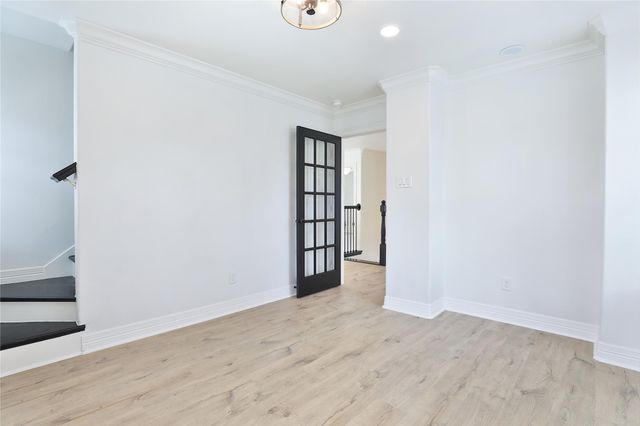 979 W 43rd Street, Houston, TX 77018