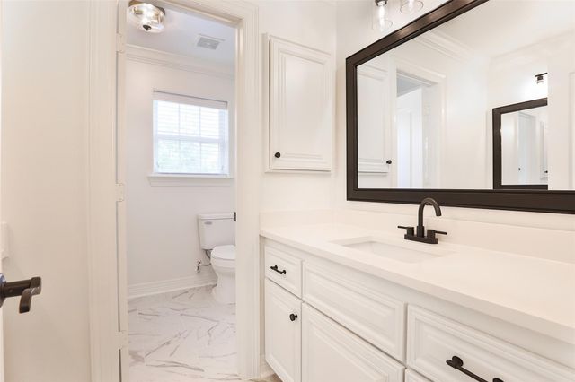 979 W 43rd Street, Houston, TX 77018