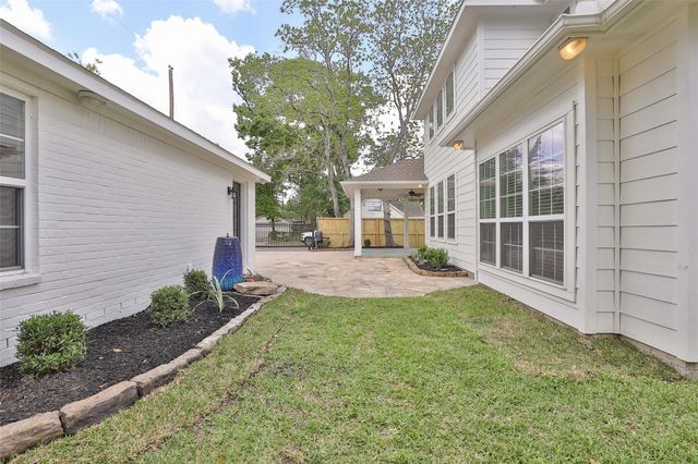 979 W 43rd Street, Houston, TX 77018