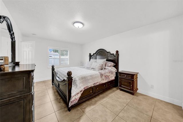 12402 84TH WAY, Largo, FL 33773