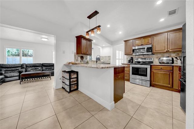 12402 84TH WAY, Largo, FL 33773