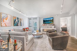 555 Massachusetts Ave NW Apt 1215, Washington, DC 20001