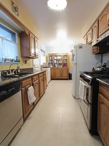 226 Fernwood Lane, Glenview, IL 60025