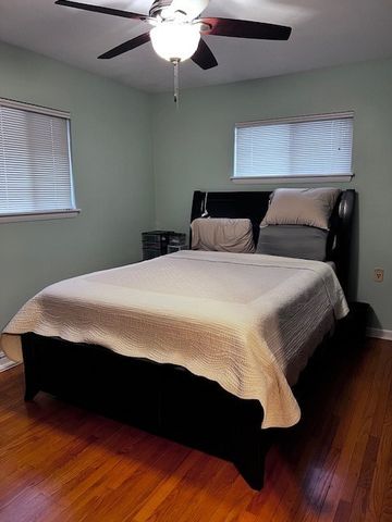 226 Fernwood Lane, Glenview, IL 60025