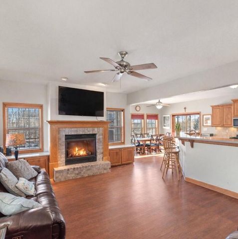 W172N7862 Shady LANE, Menomonee Falls, WI 53051