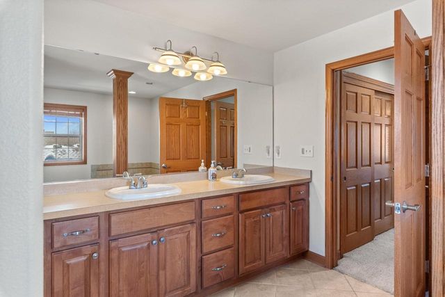 W172N7862 Shady LANE, Menomonee Falls, WI 53051