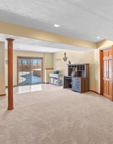 W172N7862 Shady LANE, Menomonee Falls, WI 53051