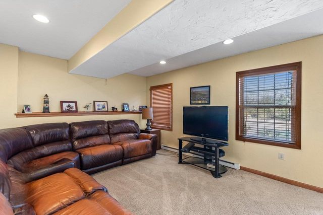 W172N7862 Shady LANE, Menomonee Falls, WI 53051