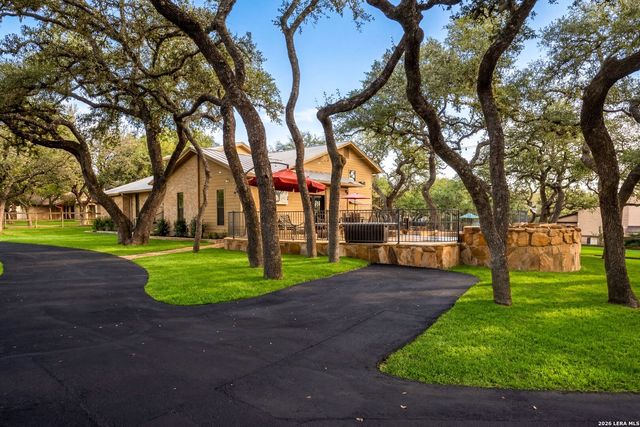 29274 Seabiscuit Dr, Fair Oaks Ranch, TX 78015