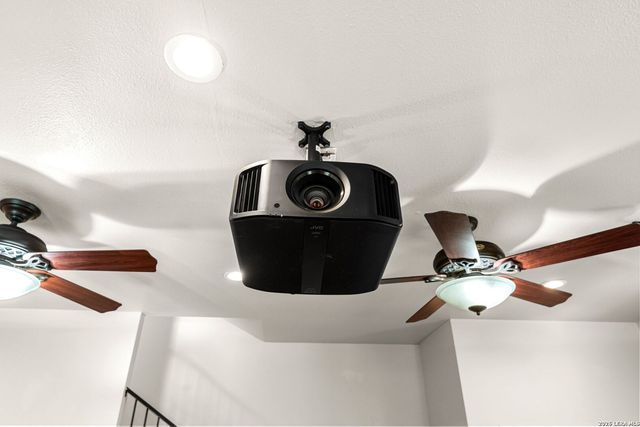 29274 Seabiscuit Dr, Fair Oaks Ranch, TX 78015