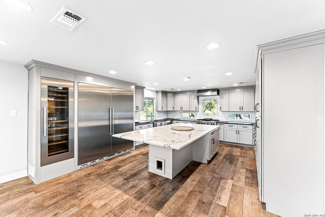 29274 Seabiscuit Dr, Fair Oaks Ranch, TX 78015