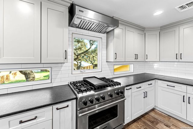 29274 Seabiscuit Dr, Fair Oaks Ranch, TX 78015