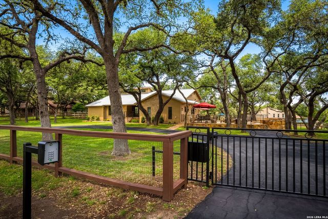 29274 Seabiscuit Dr, Fair Oaks Ranch, TX 78015