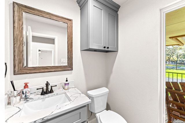 29274 Seabiscuit Dr, Fair Oaks Ranch, TX 78015