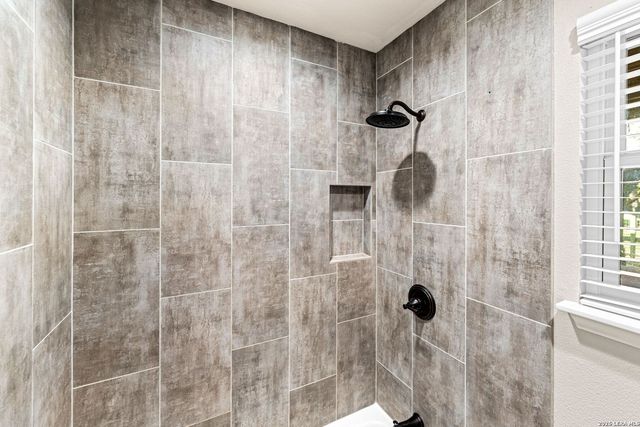 29274 Seabiscuit Dr, Fair Oaks Ranch, TX 78015