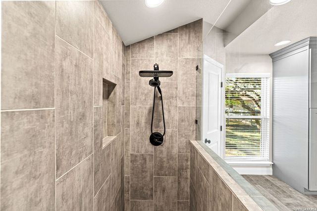 29274 Seabiscuit Dr, Fair Oaks Ranch, TX 78015