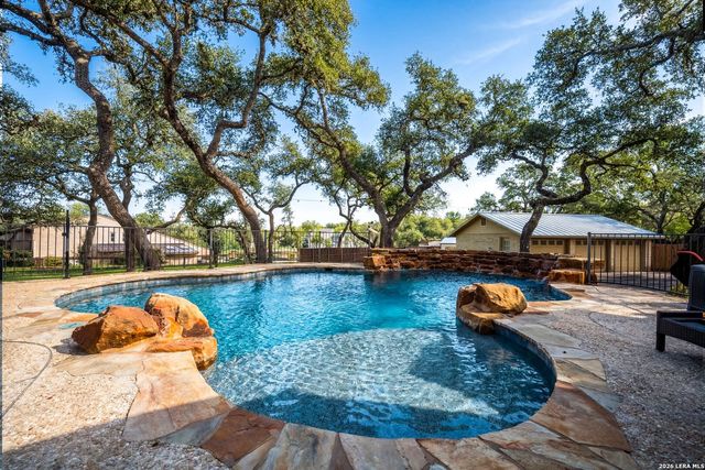 29274 Seabiscuit Dr, Fair Oaks Ranch, TX 78015